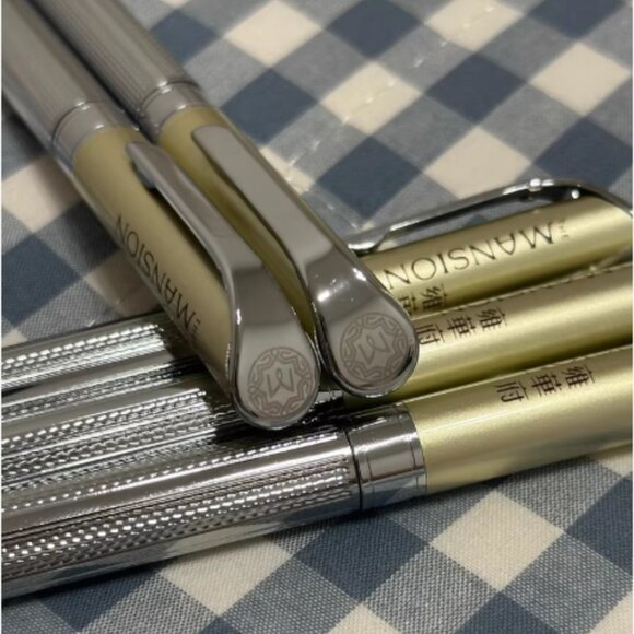 New Macau MGM Cotai The Mansion （雍华府） Hote Ballpoint Pen Gold Silver Metal - Picture 4 of 7